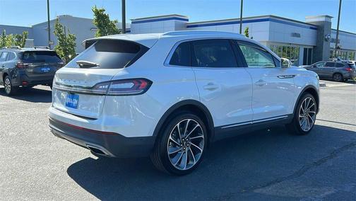 PRISTINE WHITE MET 3C 2023 Lincoln Nautilus Reserve