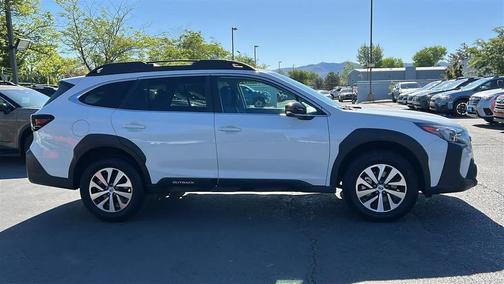 Crystal White Pearl 2025 Subaru Outback Premium