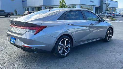 Fluid Metal 2023 Hyundai ELANTRA HEV Limited