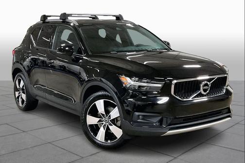 2021 Volvo XC40 T5 Momentum