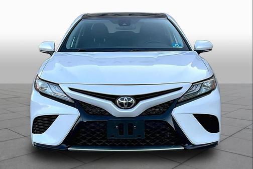 Wind Chill Pearl 2019 Toyota Camry XSE