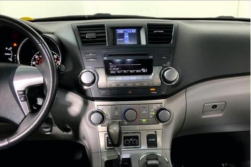 2012 Toyota Highlander SE