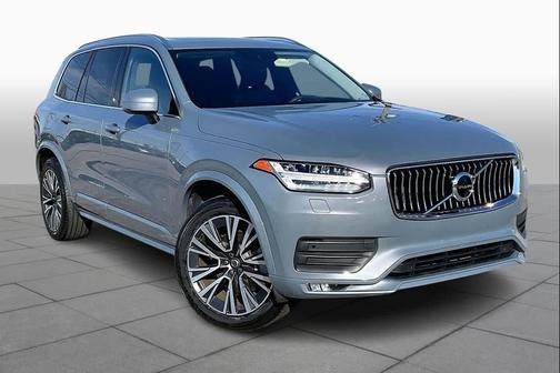2022 Volvo XC90 T6 Momentum