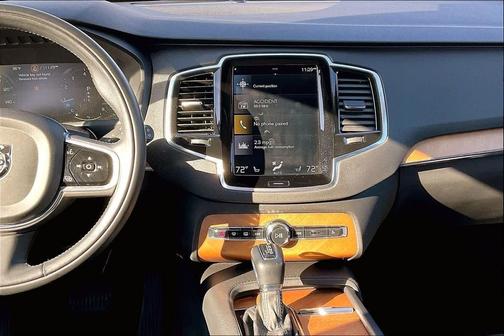 2022 Volvo XC90 T6 Momentum
