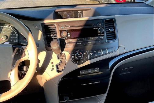 2014 Toyota Sienna LE