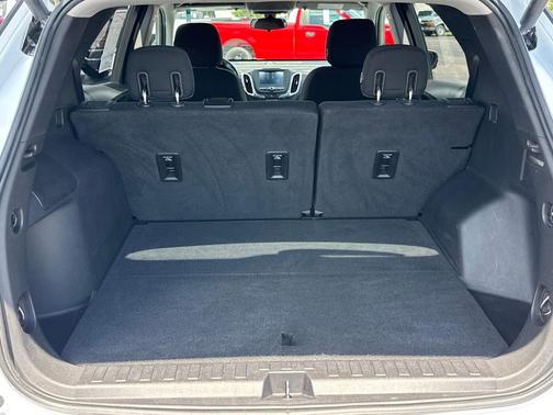 Summit White 2018 Chevrolet Equinox LT