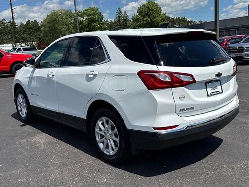 Summit White 2018 Chevrolet Equinox LT