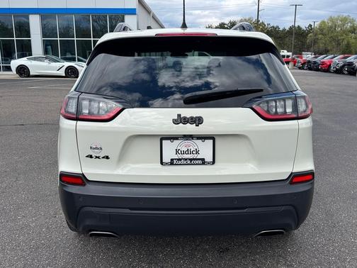 Pearl White Pearlcoat 2019 Jeep Cherokee Altitude