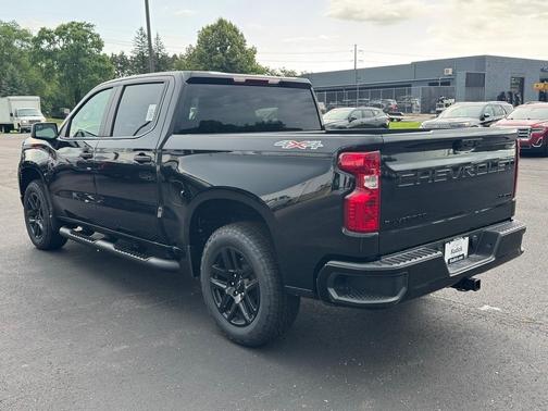 Black 2026 Chevrolet Silverado 1500 Custom