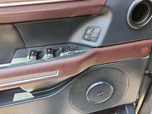 ICONIC SILVER METALLIC 2022 Ford Expedition LIMITED