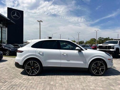 2022 Porsche Cayenne S