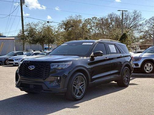 2025 Ford Explorer ST-Line