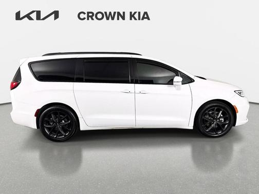 White 2021 Chrysler Pacifica Touring-L