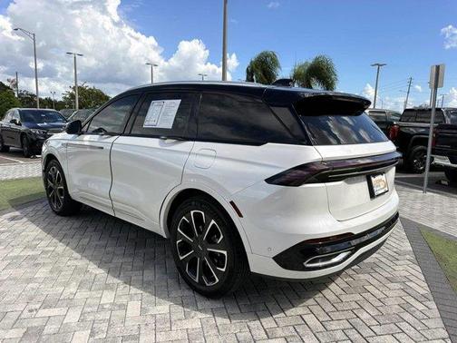 2024 Lincoln Nautilus Reserve