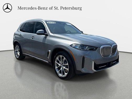 Gray Metallic 2025 BMW X5 xDrive40i