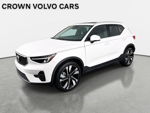 White 2023 Volvo XC40 B5 Plus Bright Theme