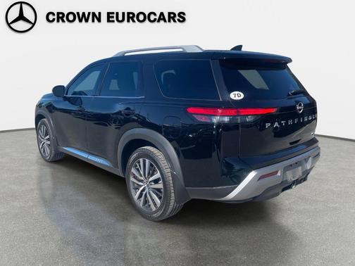 2022 Nissan Pathfinder Platinum