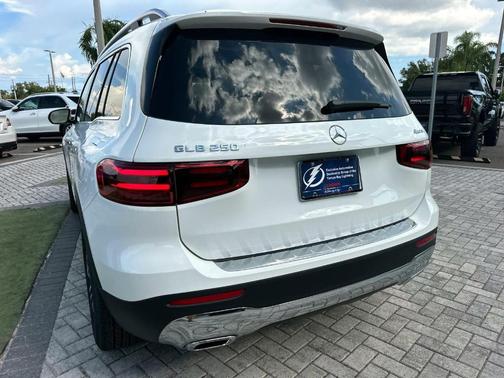 2025 Mercedes-Benz GLB 250 Base 4MATIC