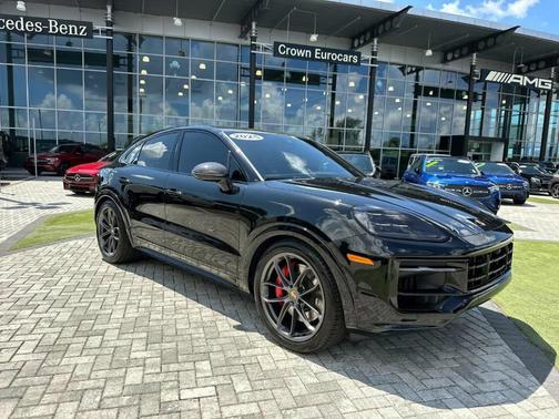 2025 Porsche Cayenne GTS