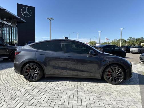 Stealth Gray 2024 Tesla Model Y Performance