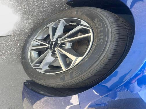 Blue 2023 Kia Forte LXS