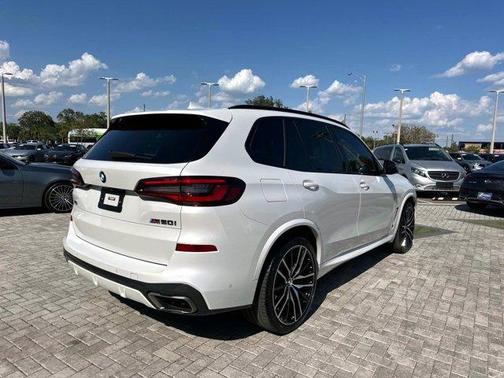 2022 BMW X5 M50i