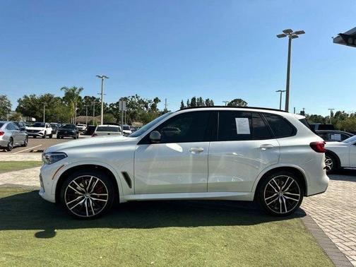 2022 BMW X5 M50i