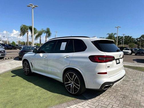 2022 BMW X5 M50i