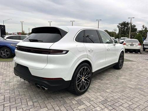 2024 Porsche Cayenne Base