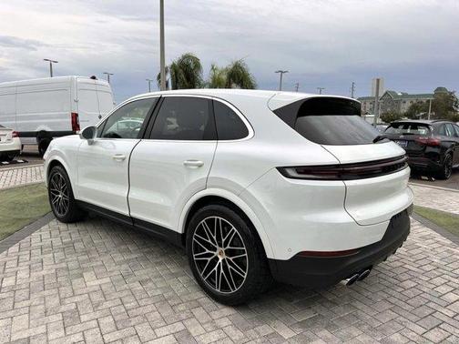 2024 Porsche Cayenne Base