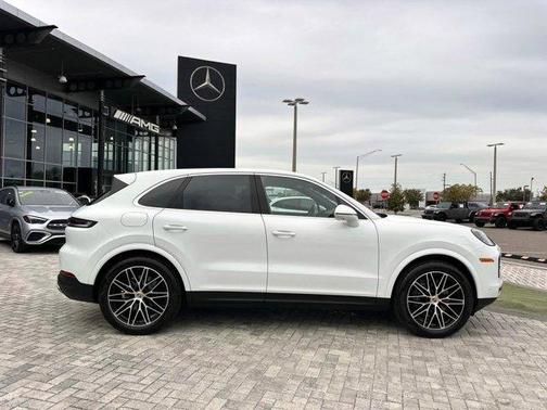 2024 Porsche Cayenne Base