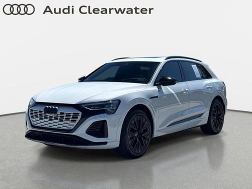 Glacier White Metallic 2024 Audi Q8 e-tron Premium