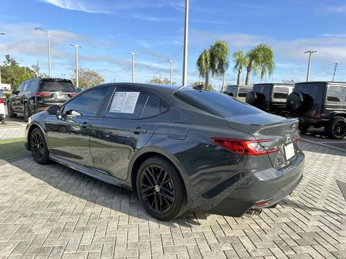 2025 Toyota Camry SE