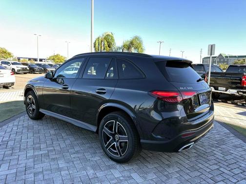 2026 Mercedes-Benz GLC 300 Base