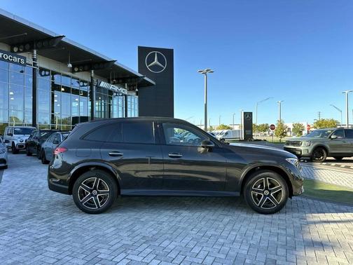 2026 Mercedes-Benz GLC 300 Base