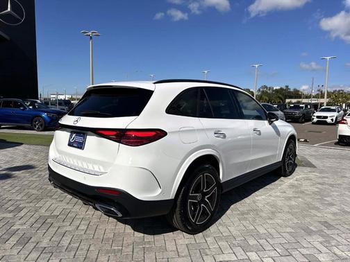2026 Mercedes-Benz GLC 300 Base