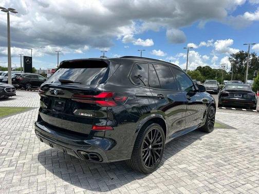2024 BMW X5 M60i
