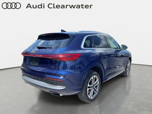 Navarra Blue Metallic 2025 Audi Q5 2.0T quattro Premium