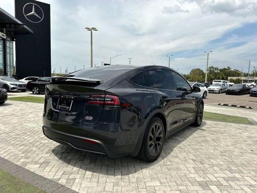 2024 Tesla Model X Plaid