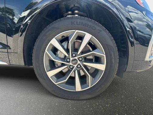 Mythos Black Metallic 2025 Audi Q5 45 S line quattro Premium