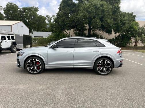 Satellite Silver Metallic 2024 Audi RS Q8 4.0T quattro