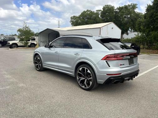 Satellite Silver Metallic 2024 Audi RS Q8 4.0T quattro