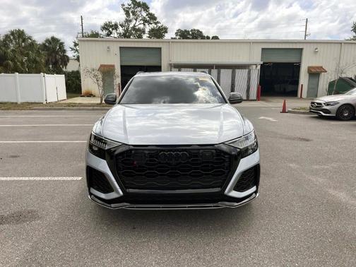 Satellite Silver Metallic 2024 Audi RS Q8 4.0T quattro