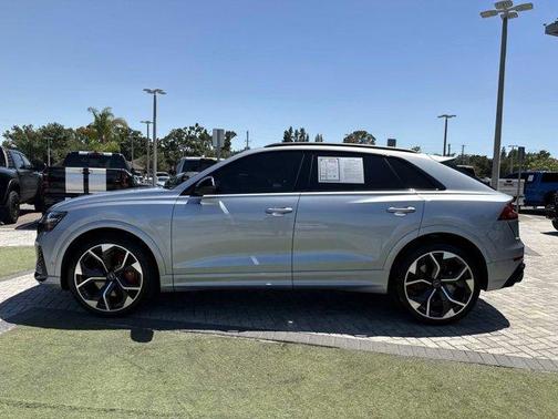 Satellite Silver Metallic 2024 Audi RS Q8 4.0T quattro