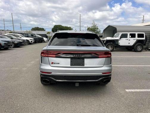 Satellite Silver Metallic 2024 Audi RS Q8 4.0T quattro