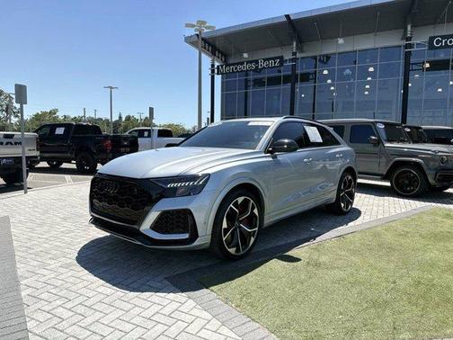 Satellite Silver Metallic 2024 Audi RS Q8 4.0T quattro