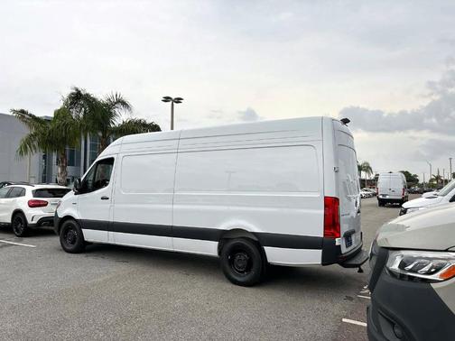 2024 Mercedes-Benz eSprinter 2500 170 WB High Roof Cargo