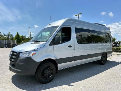 2025 Mercedes-Benz Sprinter 2500 High Roof