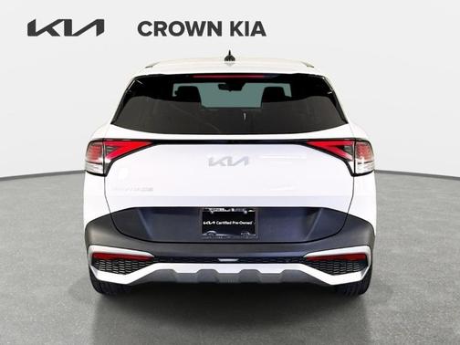 White 2023 Kia Sportage EX