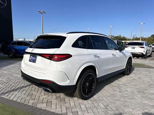 2026 Mercedes-Benz GLC 300 Base